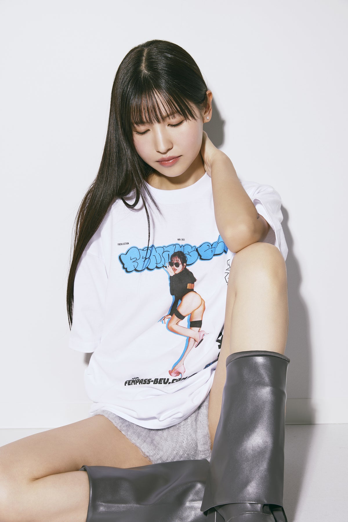 【SAKURA MOMO】 PHOTO TEE